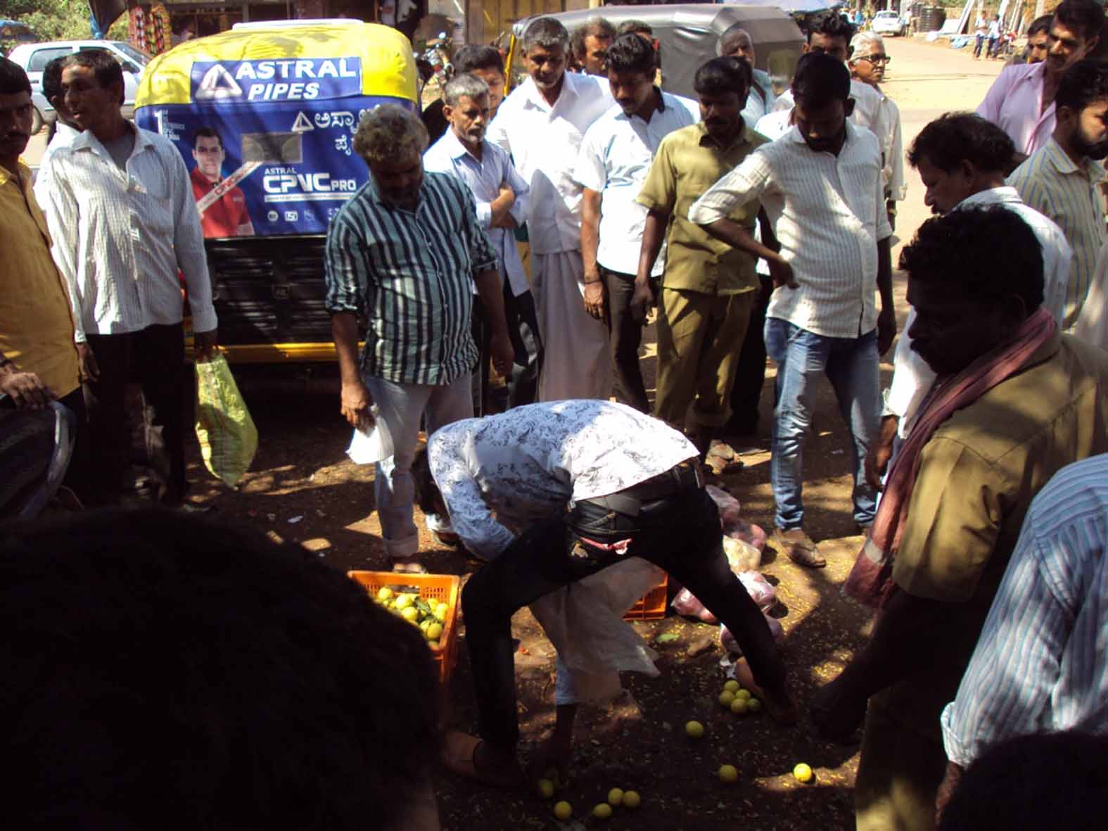 ಉಪ್ಪಿನಂಗಡಿ: ರಸ್ತೆ ಬದಿ ವ್ಯಾಪಾರಿಗಳ ತೆರವು